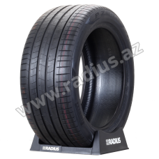 Pzero Luxury Saloon 305/40 R20